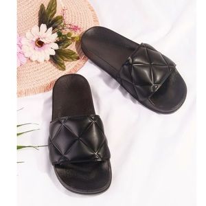 Quilted Sandals slides